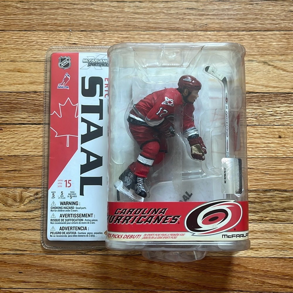 Eric Staal McFarlanes Sportspicks Figure / NHL / Carolina Hurricanes / 2007 - Picture 1 of 8